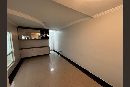 Casa à venda com 228m², 3 quartos e 5 vagasSala