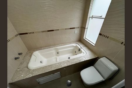 Casa à venda com 228m², 3 quartos e 5 vagasBanheiro da Suíte 3