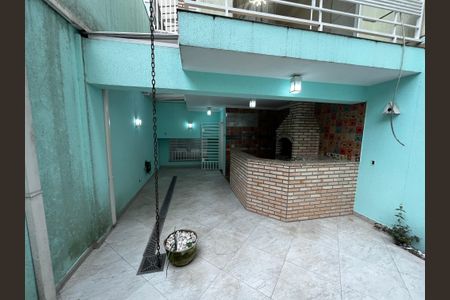 Casa à venda com 228m², 3 quartos e 5 vagasChurrasqueira
