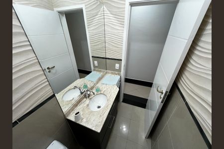 Casa à venda com 228m², 3 quartos e 5 vagasLavabo