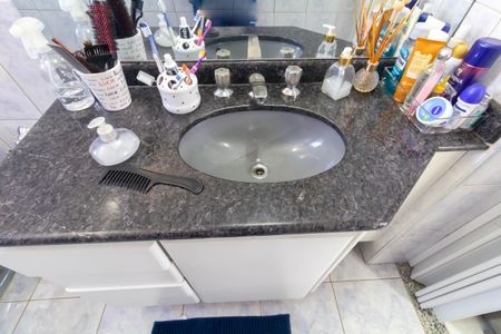 Apartamento à venda com 47m², 2 quartos e 1 vaga Apartamento à venda com 47m², 2 quartos e 1 vagaBanheiro