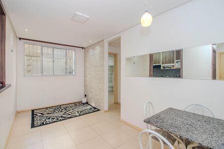 Sala de apartamento à venda com 2 quartos, 43m² em Costa E Silva, Porto Alegre