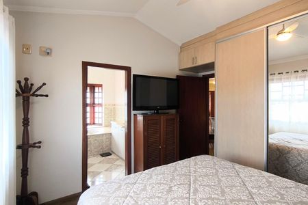 Casa de condomínio à venda com 311m², 4 quartos e 6 vagas Casa de condomínio à venda com 311m², 4 quartos e 6 vagasSuíte 1