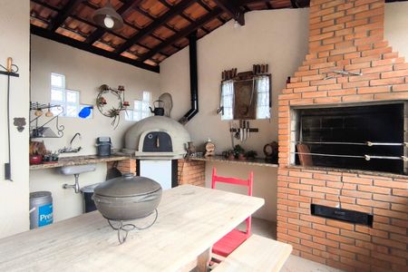 Casa de condomínio à venda com 311m², 4 quartos e 6 vagas Casa de condomínio à venda com 311m², 4 quartos e 6 vagasVaranda gourmet