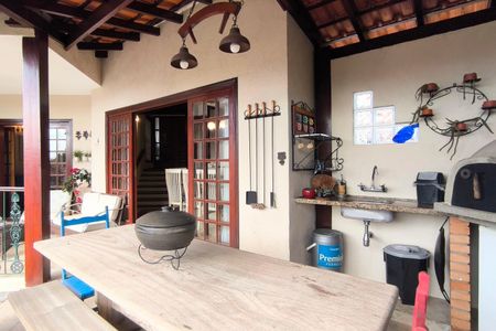 Casa de condomínio à venda com 311m², 4 quartos e 6 vagas Casa de condomínio à venda com 311m², 4 quartos e 6 vagasVaranda gourmet