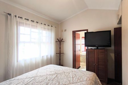 Casa de condomínio à venda com 311m², 4 quartos e 6 vagas Casa de condomínio à venda com 311m², 4 quartos e 6 vagasSuíte 1