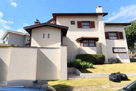 Casa de condomínio à venda com 311m², 4 quartos e 6 vagas Casa de condomínio à venda com 311m², 4 quartos e 6 vagasÁrea Externa