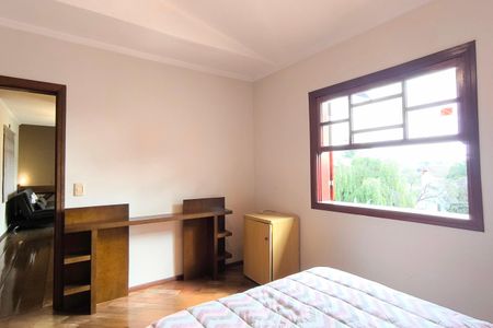 Casa de condomínio à venda com 311m², 4 quartos e 6 vagas Casa de condomínio à venda com 311m², 4 quartos e 6 vagasQuarto 2