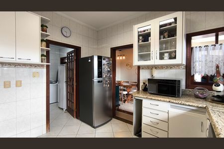 Casa de condomínio à venda com 311m², 4 quartos e 6 vagas Casa de condomínio à venda com 311m², 4 quartos e 6 vagasCozinha