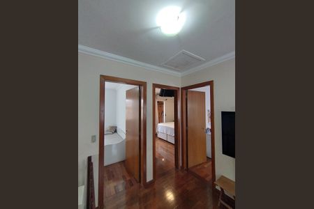 Casa à venda com 140m², 3 quartos e 2 vagas Casa à venda com 140m², 3 quartos e 2 vagasCorredor