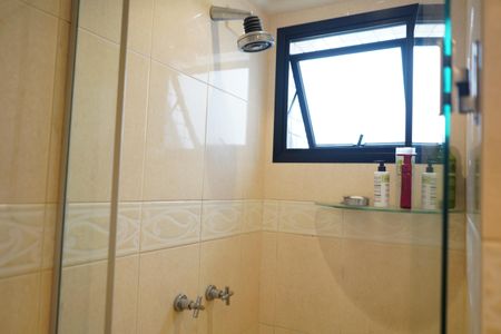 Apartamento à venda com 139m², 2 quartos e 4 vagasBanheiro da Suíte 2