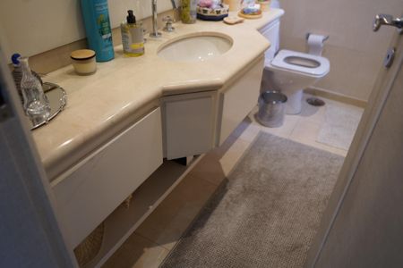 Apartamento à venda com 139m², 2 quartos e 4 vagasBanheiro da Suíte 2