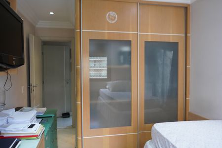 Apartamento à venda com 139m², 2 quartos e 4 vagasSuíte 2