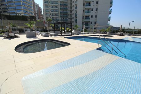Apartamento para alugar com 250m², 4 quartos e 1 vagaÁrea comum - Piscina