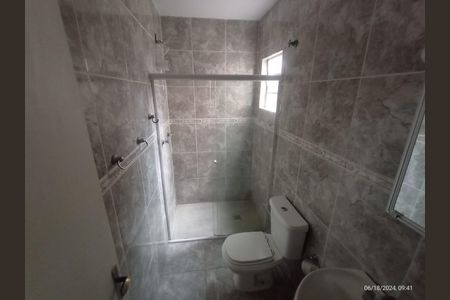 Banheiro de casa à venda com 3 quartos, 110m² em Olaria, Canoas