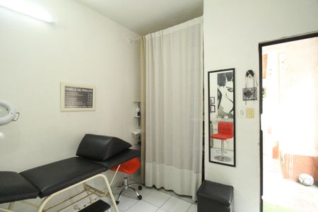 Casa à venda com 250m², 2 quartos e 3 vagasEdícula 