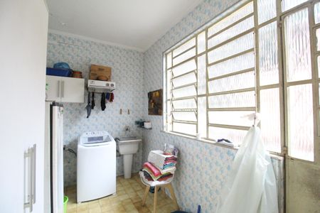 Casa à venda com 250m², 2 quartos e 3 vagasÁrea de serviço