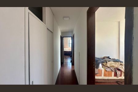 Apartamento à venda com 190m², 4 quartos e 1 vagaCorredor