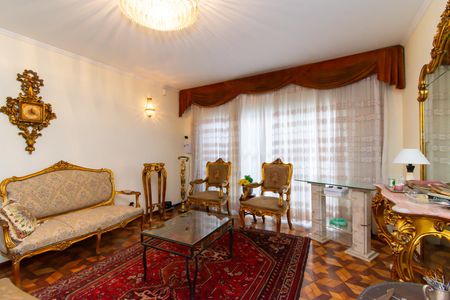 Casa à venda com 190m², 3 quartos e 2 vagasSala