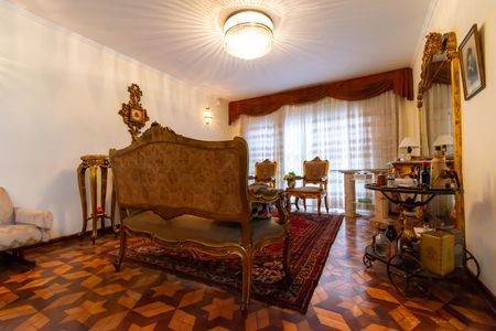 Casa à venda com 190m², 3 quartos e 2 vagasSala