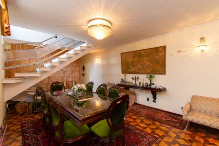 Casa à venda com 190m², 3 quartos e 2 vagasSala