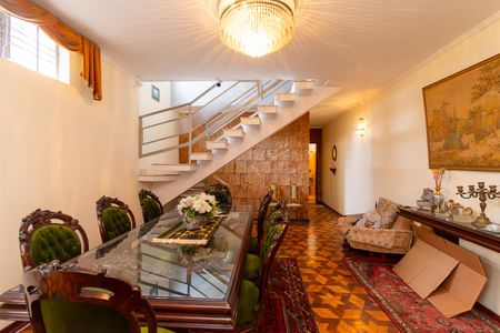 Casa à venda com 190m², 3 quartos e 2 vagasSala