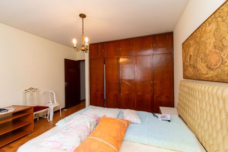 Casa à venda com 190m², 3 quartos e 2 vagasSuíte