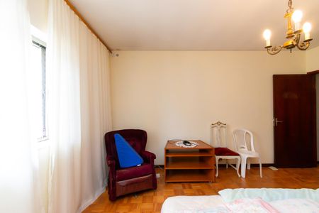 Casa à venda com 190m², 3 quartos e 2 vagasSuíte