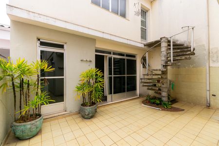 Casa à venda com 190m², 3 quartos e 2 vagasÁrea Externa