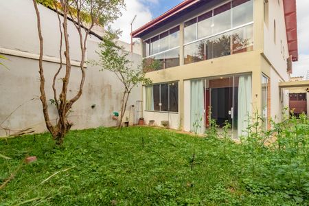 Casa à venda com 213m², 4 quartos e 2 vagas Casa à venda com 213m², 4 quartos e 2 vagasQuarto 1