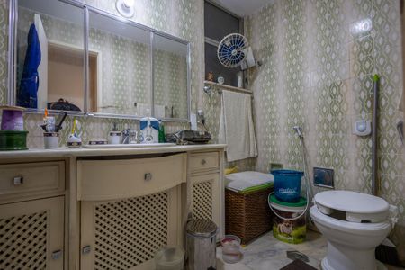 Apartamento à venda com 164m², 4 quartos e 3 vagasBanheiro