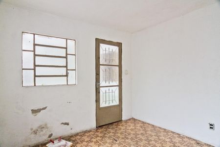 Casa à venda com 300m², 2 quartos e 4 vagas Casa à venda com 300m², 2 quartos e 4 vagasSala