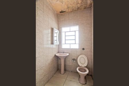 Casa à venda com 300m², 2 quartos e 4 vagas Casa à venda com 300m², 2 quartos e 4 vagasBanheiro da Suíte