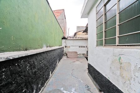 Casa à venda com 300m², 2 quartos e 4 vagas Casa à venda com 300m², 2 quartos e 4 vagasÁrea externa