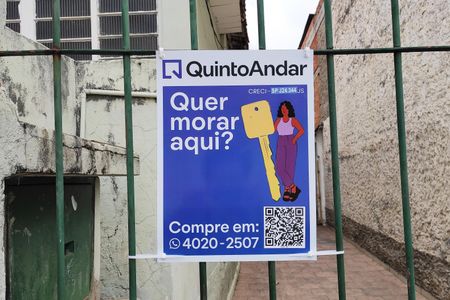 Casa à venda com 300m², 2 quartos e 4 vagas Casa à venda com 300m², 2 quartos e 4 vagasPlaquinha