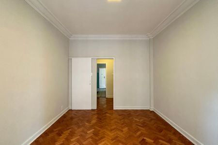 Apartamento à venda com 80m², 2 quartos e sem vagaSala