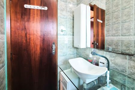 Casa à venda com 100m², 3 quartos e 1 vaga Casa à venda com 100m², 3 quartos e 1 vagaBanheiro Social