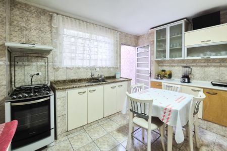 Casa à venda com 100m², 3 quartos e 1 vaga Casa à venda com 100m², 3 quartos e 1 vagaCozinha - Armários