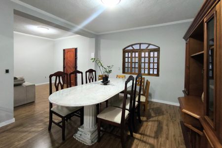 Casa de condomínio à venda com 129m², 3 quartos e 3 vagasSala