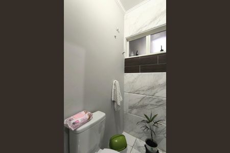 Casa de condomínio à venda com 129m², 3 quartos e 3 vagasLavabo