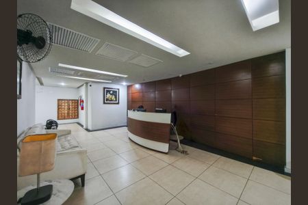 Apartamento à venda com 70m², 2 quartos e 1 vaga Apartamento à venda com 70m², 2 quartos e 1 vagaHall social