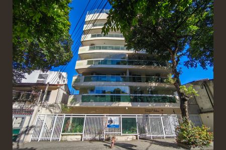 Apartamento à venda com 70m², 2 quartos e 1 vaga Apartamento à venda com 70m², 2 quartos e 1 vagaFachada