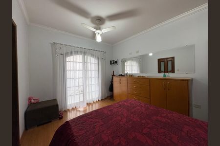 Casa à venda com 260m², 3 quartos e 3 vagas Casa à venda com 260m², 3 quartos e 3 vagasSuite