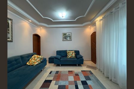 Casa à venda com 260m², 3 quartos e 3 vagas Casa à venda com 260m², 3 quartos e 3 vagasSala