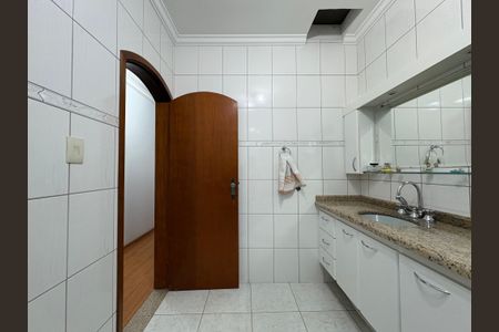 Casa à venda com 260m², 3 quartos e 3 vagas Casa à venda com 260m², 3 quartos e 3 vagasBanheiro