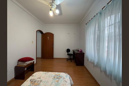 Casa à venda com 260m², 3 quartos e 3 vagas Casa à venda com 260m², 3 quartos e 3 vagasQuarto 2