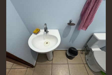 Casa à venda com 260m², 3 quartos e 3 vagas Casa à venda com 260m², 3 quartos e 3 vagasLavabo 3