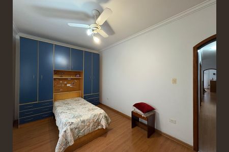 Casa à venda com 260m², 3 quartos e 3 vagas Casa à venda com 260m², 3 quartos e 3 vagasQuarto 2