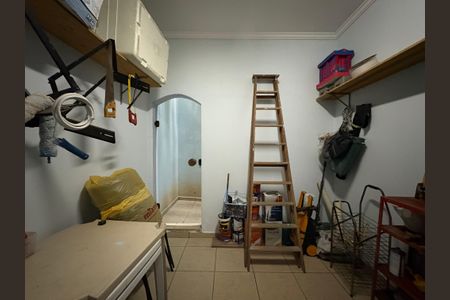 Casa à venda com 260m², 3 quartos e 3 vagas Casa à venda com 260m², 3 quartos e 3 vagasDepósito