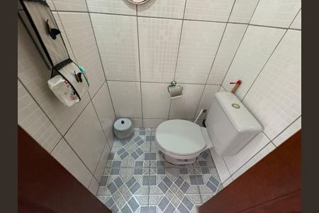 Casa à venda com 260m², 3 quartos e 3 vagas Casa à venda com 260m², 3 quartos e 3 vagasLavabo 2